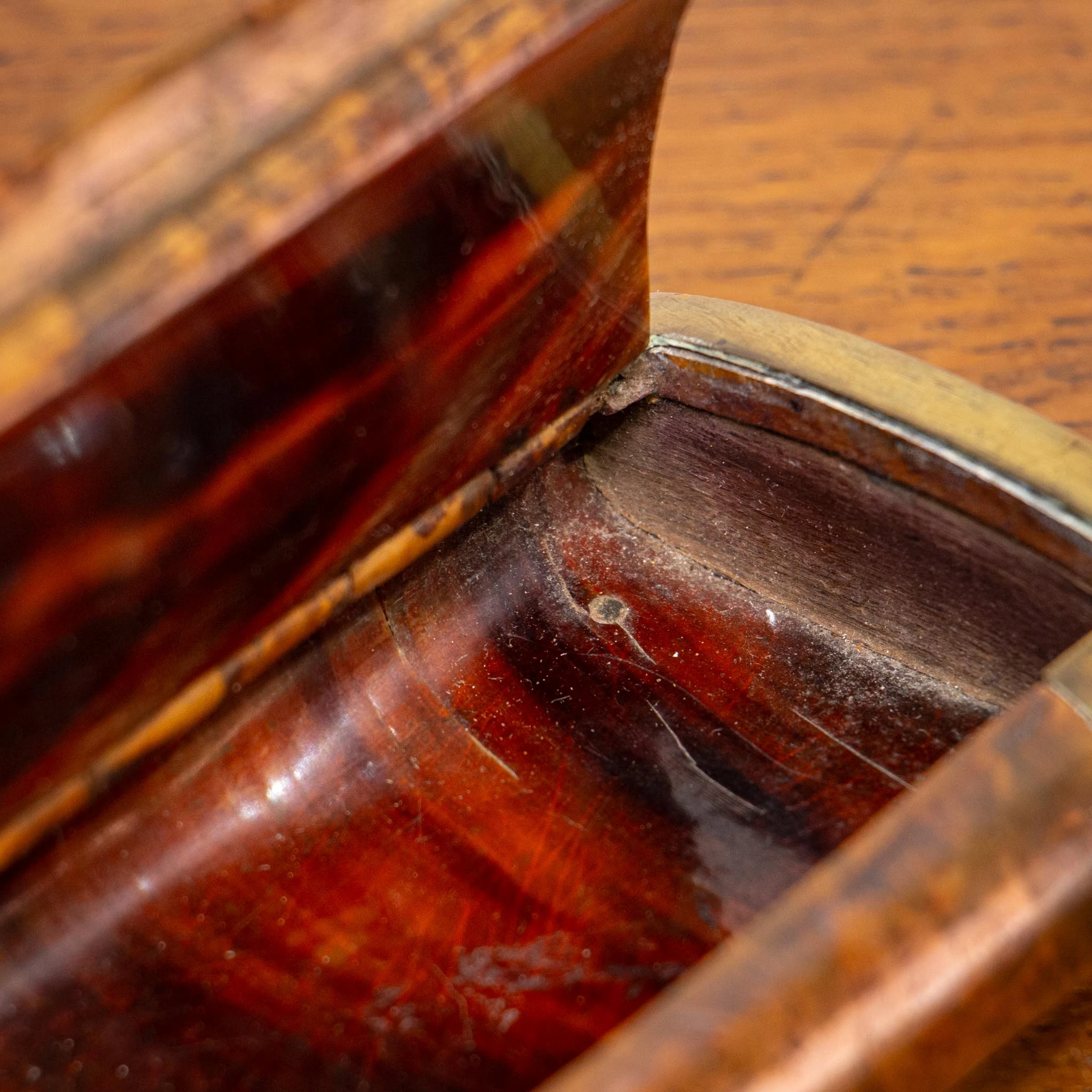 Unusual Large 19th Century Pocket Snuff Box