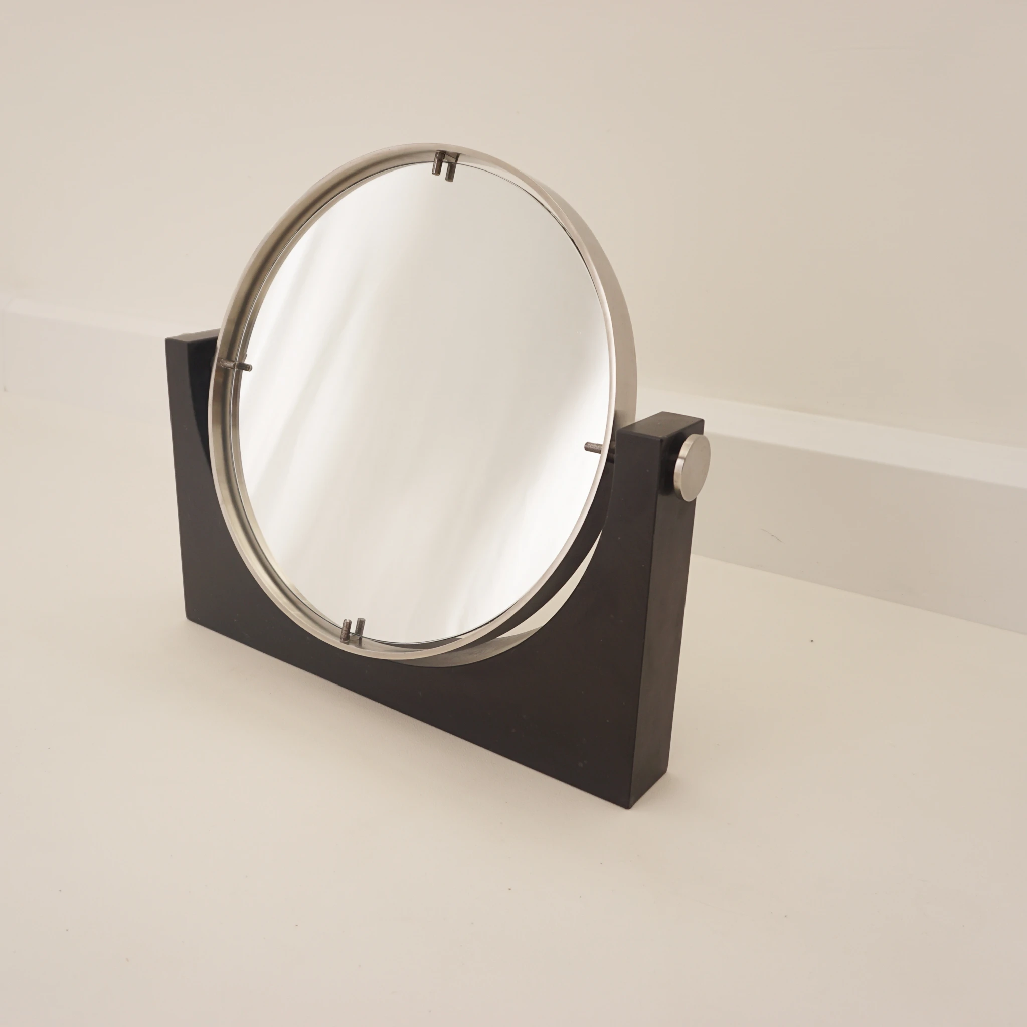 Angelo Mangiarotti Round Table Mirror