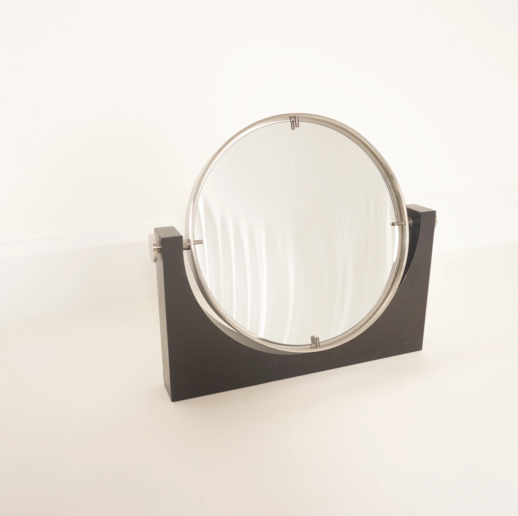 Angelo Mangiarotti Round Table Mirror