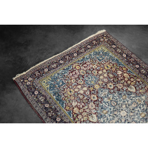 Vintage Hand-Woven Middle Eastern Oriental Isfahan Rug, 1940s