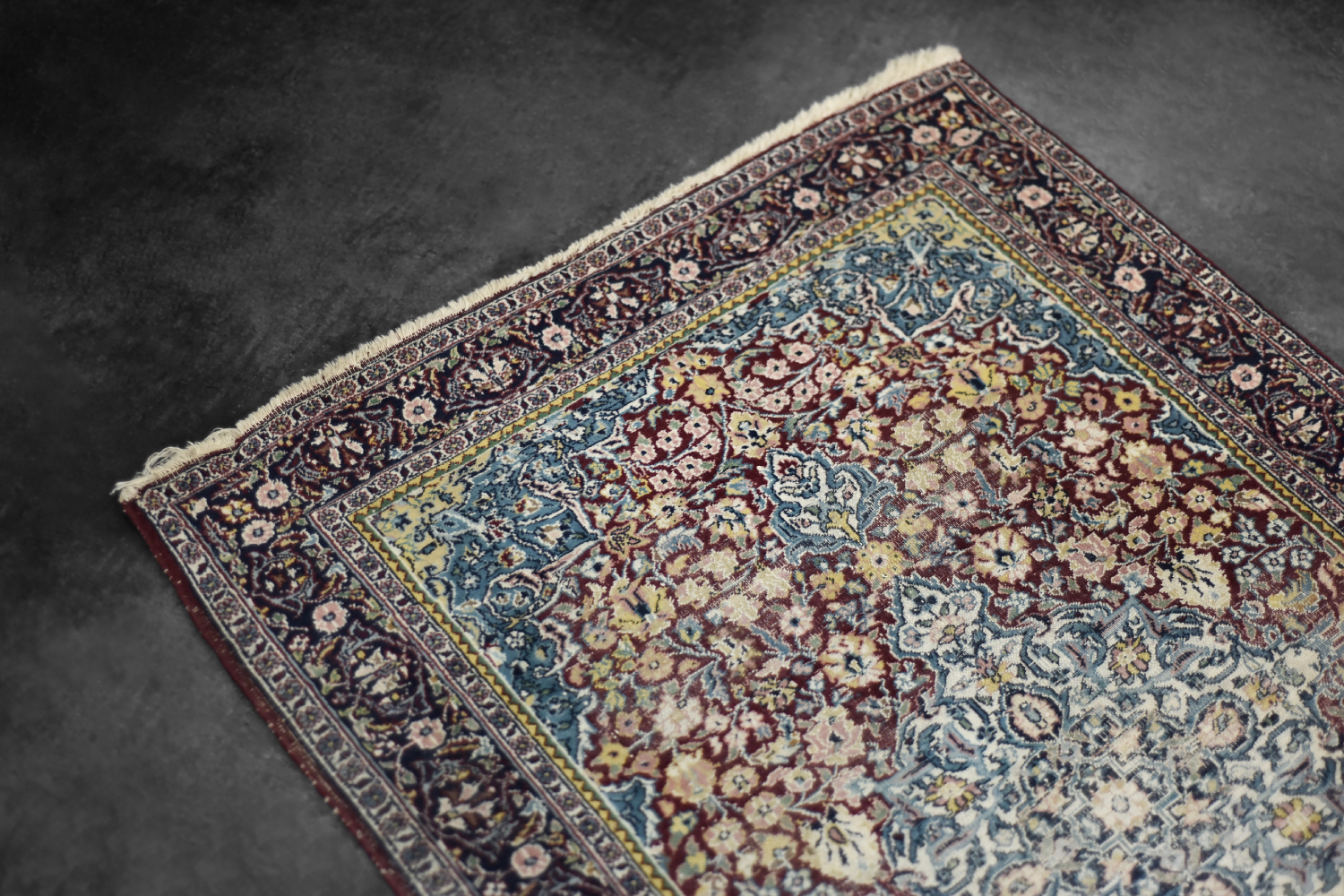 Vintage Hand-Woven Middle Eastern Oriental Isfahan Rug, 1940s