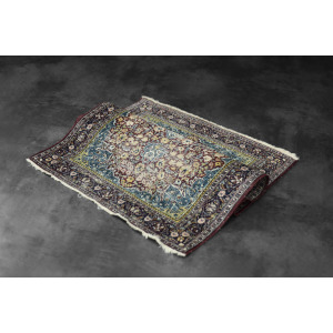 Vintage Hand-Woven Middle Eastern Oriental Isfahan Rug, 1940s