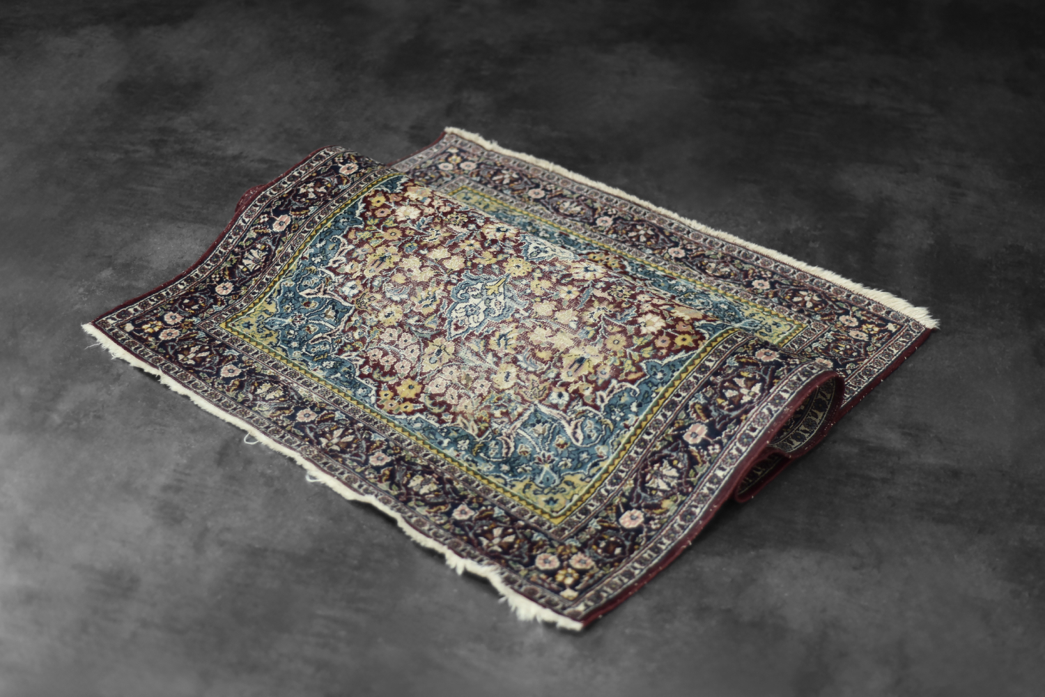 Vintage Hand-Woven Middle Eastern Oriental Isfahan Rug, 1940s