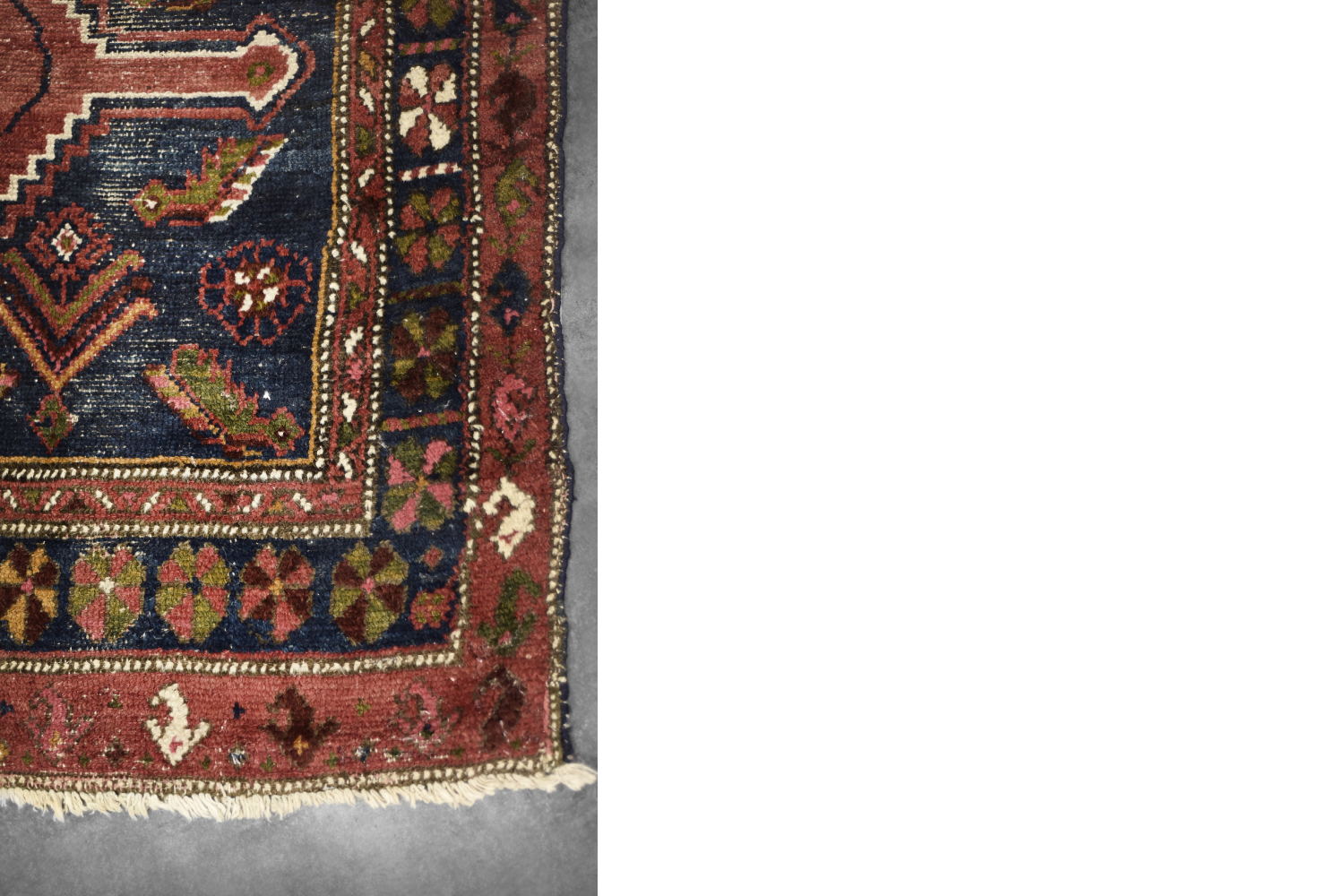 Vintage Hand-Woven Oriental Nomadic Tribal Shiraz Qashqai Rug, 1940s