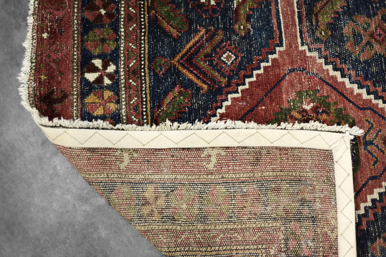Vintage Hand-Woven Oriental Nomadic Tribal Shiraz Qashqai Rug, 1940s