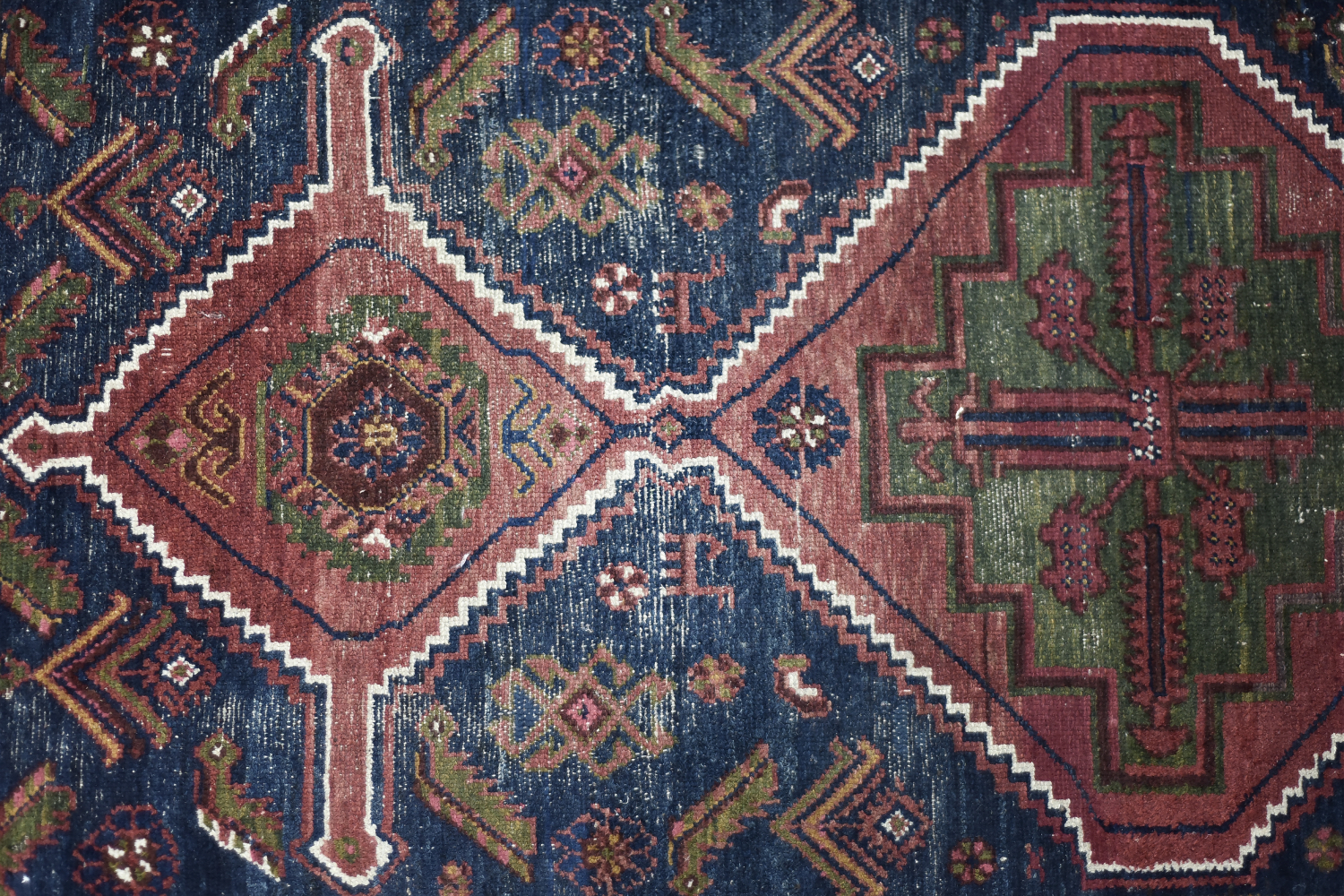 Vintage Hand-Woven Oriental Nomadic Tribal Shiraz Qashqai Rug, 1940s
