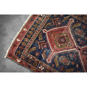 Vintage Hand-Woven Oriental Nomadic Tribal Shiraz Qashqai Rug, 1940s
