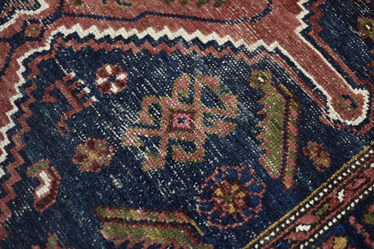 Vintage Hand-Woven Oriental Nomadic Tribal Shiraz Qashqai Rug, 1940s