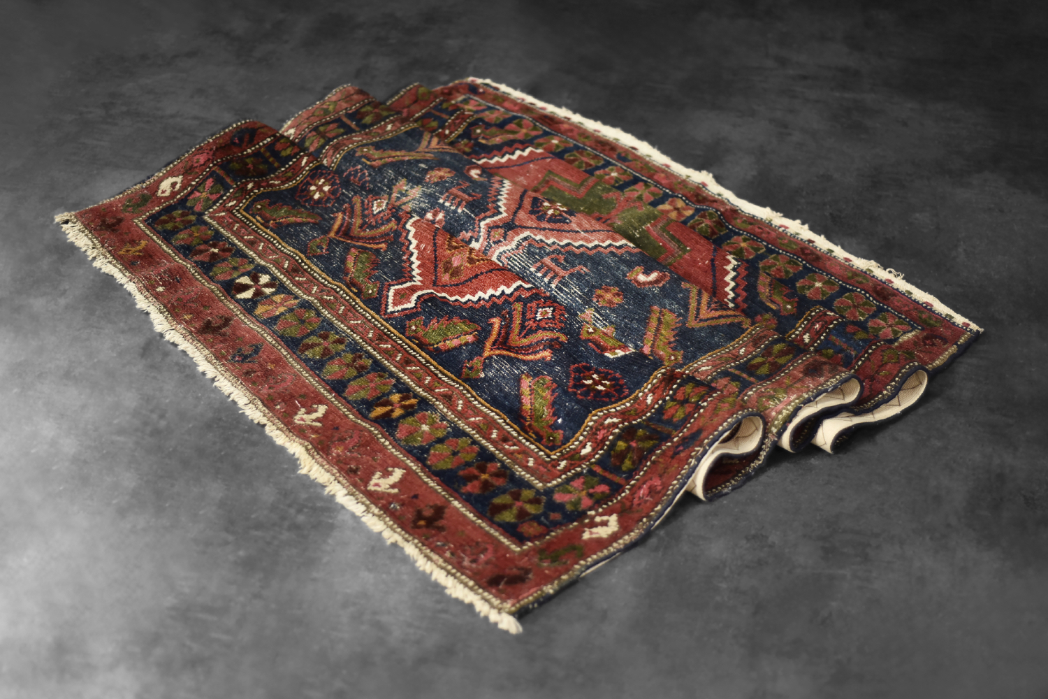 Vintage Hand-Woven Oriental Nomadic Tribal Shiraz Qashqai Rug, 1940s