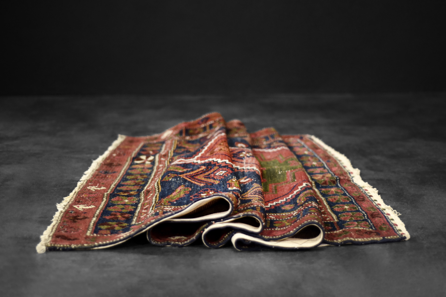 Vintage Hand-Woven Oriental Nomadic Tribal Shiraz Qashqai Rug, 1940s