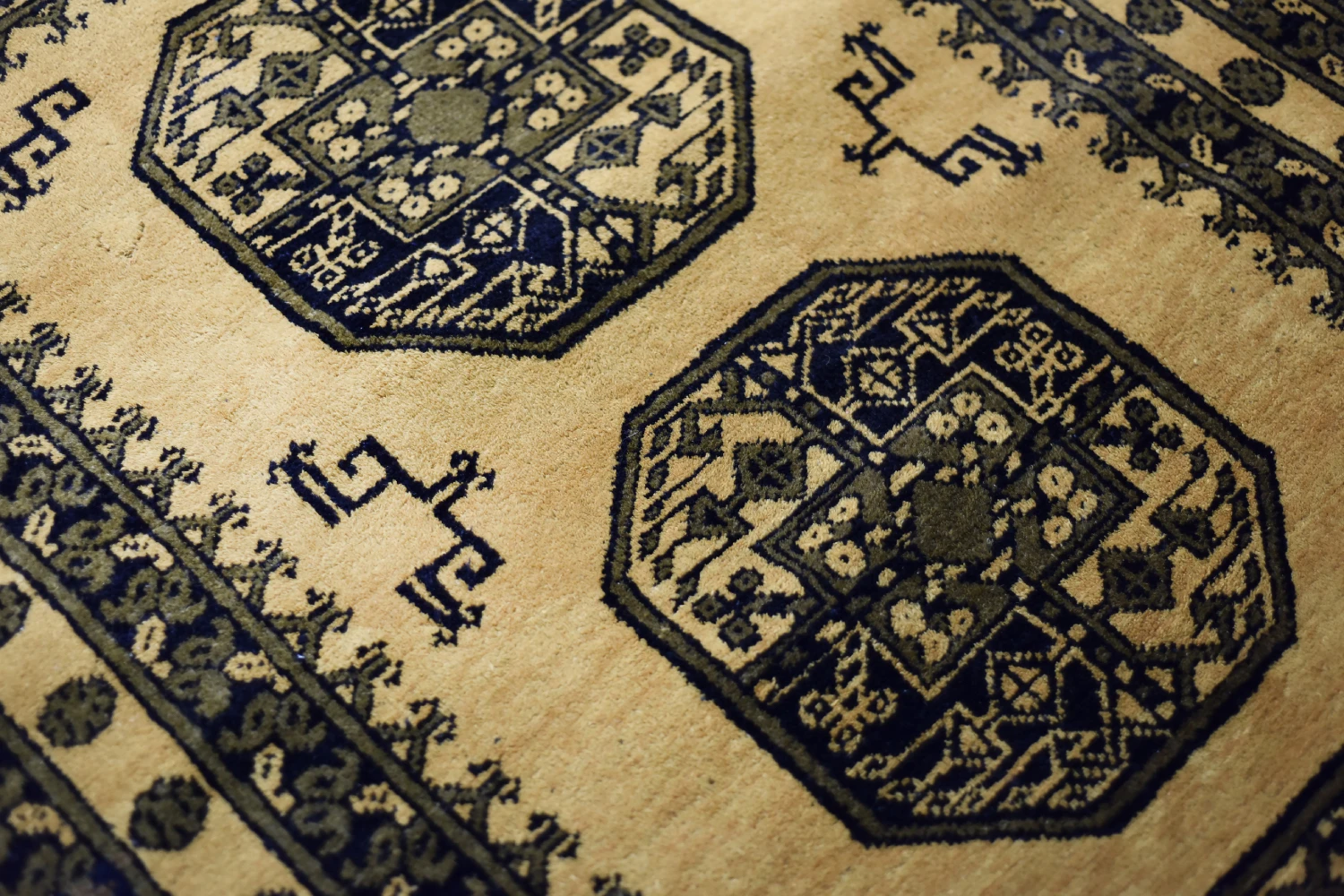 Vintage Hand-Woven Oriental Afghan Gold Ersari Rug, 1930s