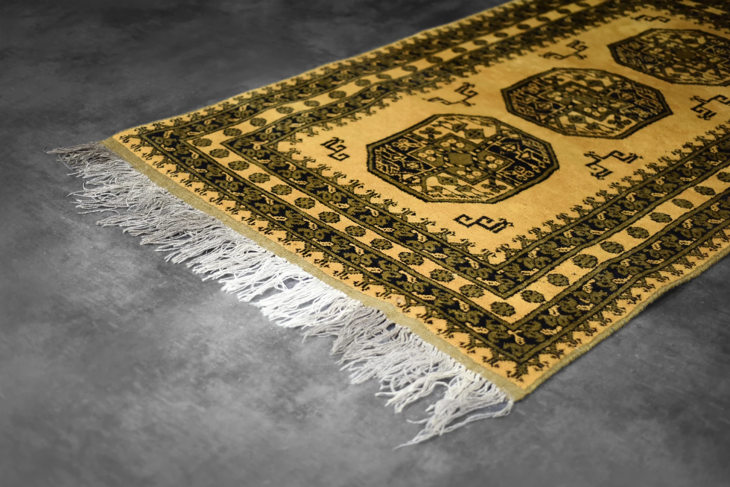 Vintage Hand-Woven Oriental Afghan Gold Ersari Rug, 1930s