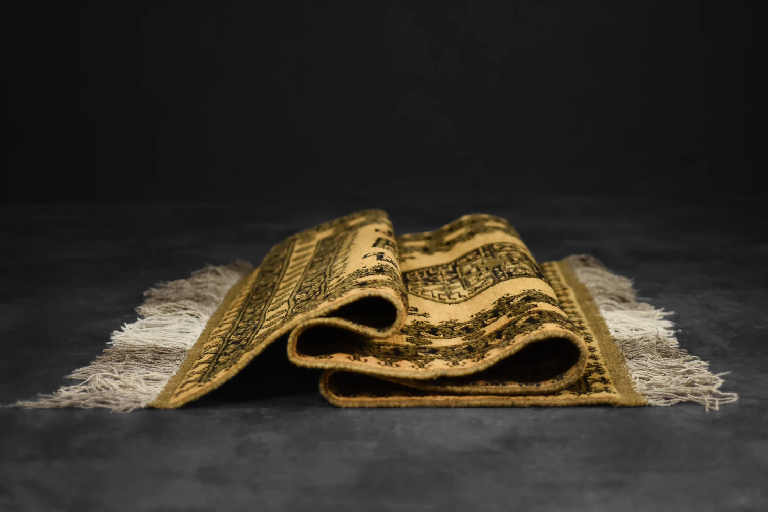 Vintage Hand-Woven Oriental Afghan Gold Ersari Rug, 1930s