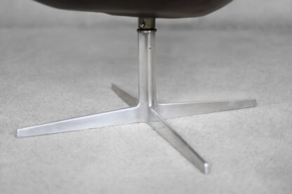 Mid-Century Danish Modern Brown Leather Swan Chair by Arne Jacobsen for Fritz Hansen, 1958 - Image 19
