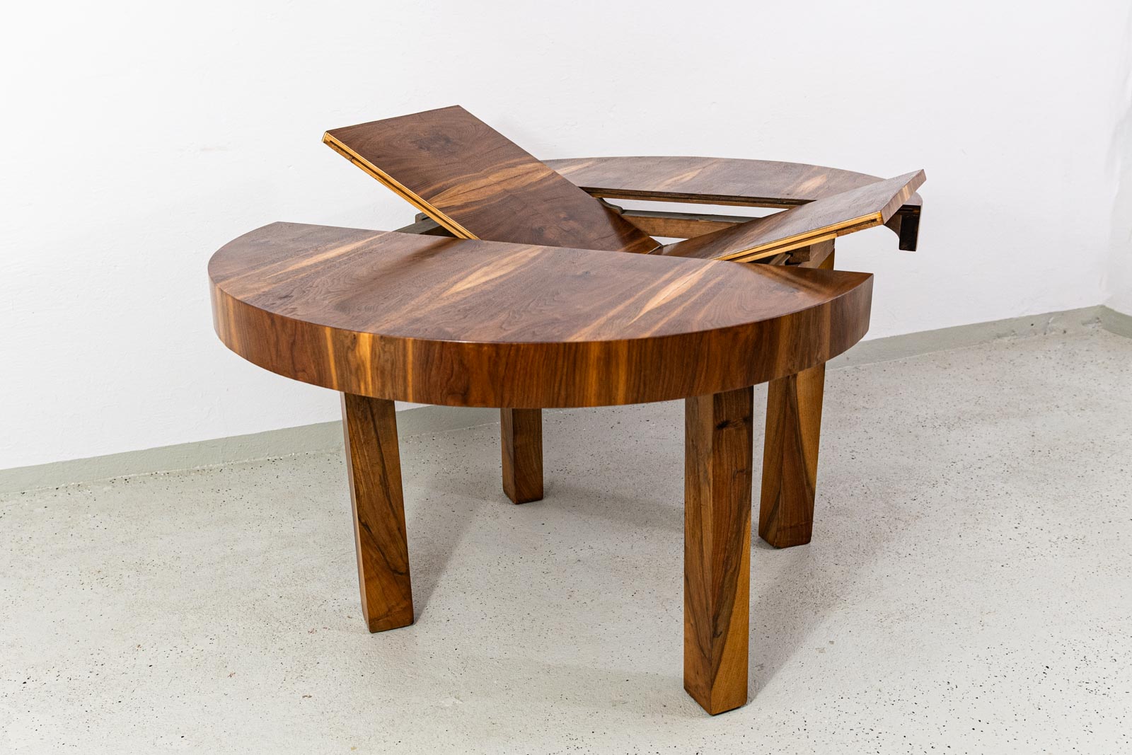 Round Extendable Dining Table, Poland, 1950's