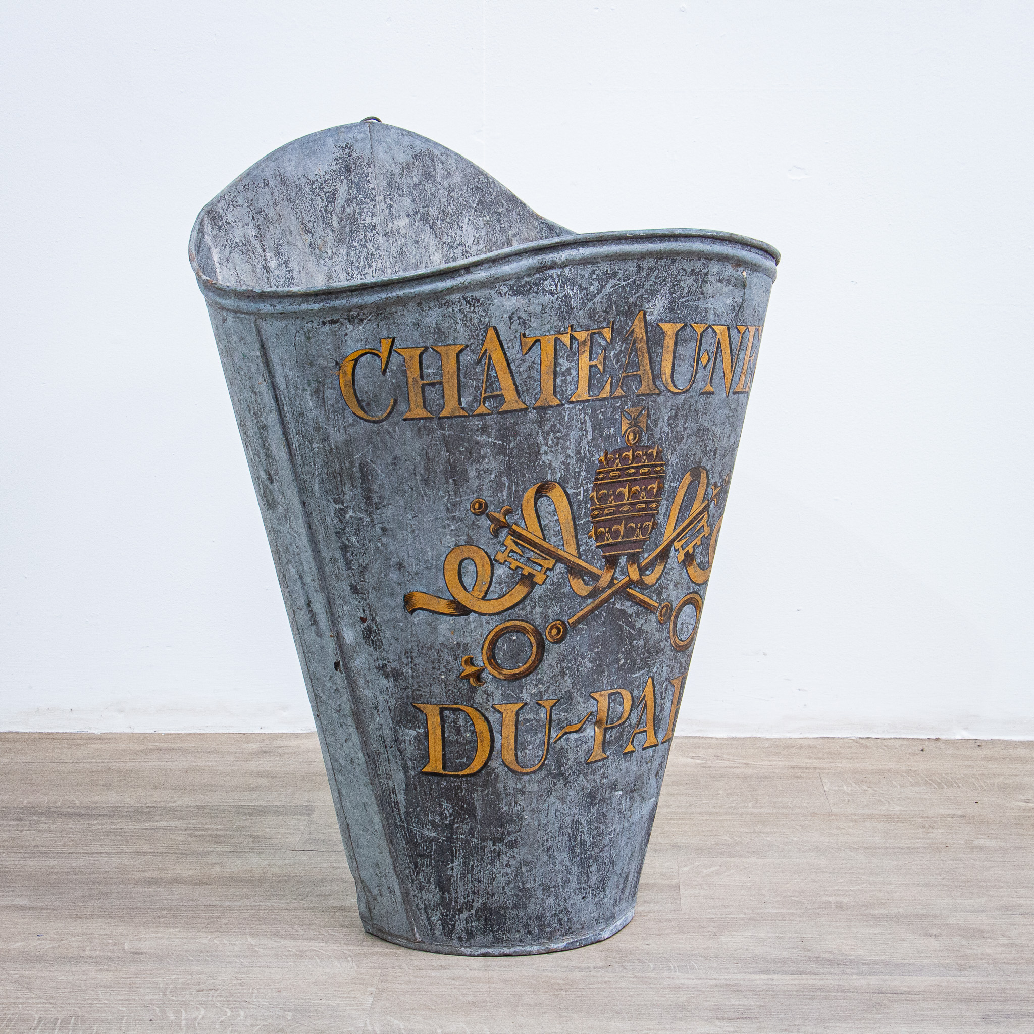 Chateau Neuf Du Pape Grape Hod Grey