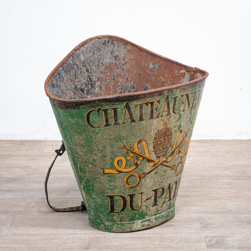 Green Chateauneuf Du Pape Grape Hod