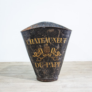 Black Chateauneuf Du Pape Grape Hod