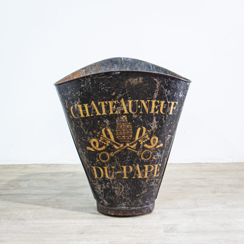 Black Chateauneuf Du Pape Grape Hod