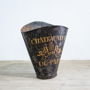 Black Chateauneuf Du Pape Grape Hod