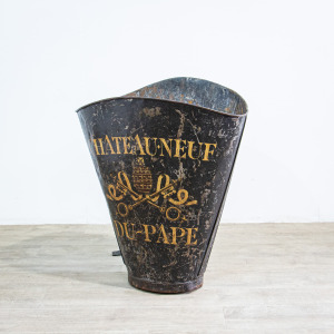 Black Chateauneuf Du Pape Grape Hod