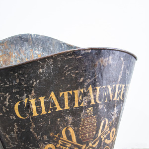 Black Chateauneuf Du Pape Grape Hod