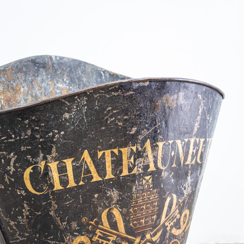 Black Chateauneuf Du Pape Grape Hod
