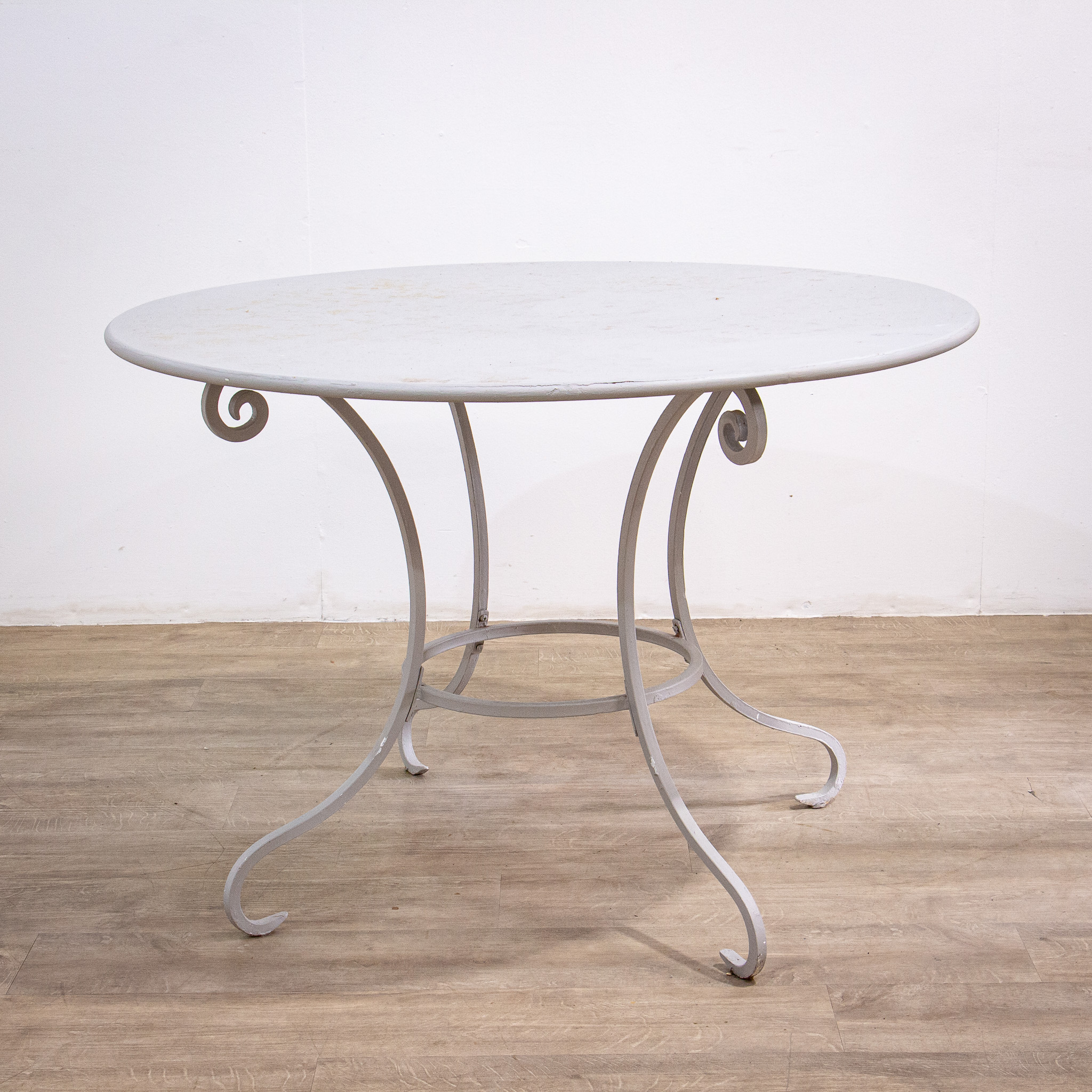 Iron Circular Garden Table with 6 Chairs