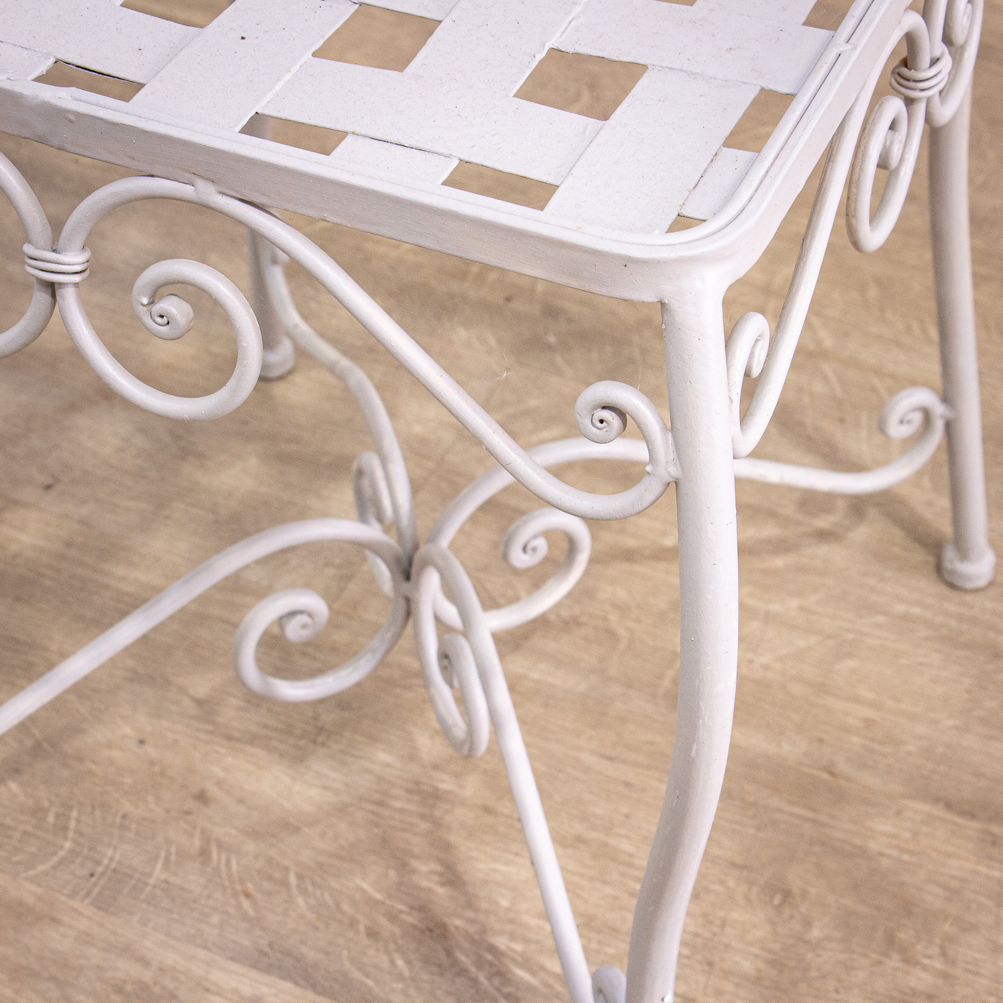 Iron Circular Garden Table with 6 Chairs