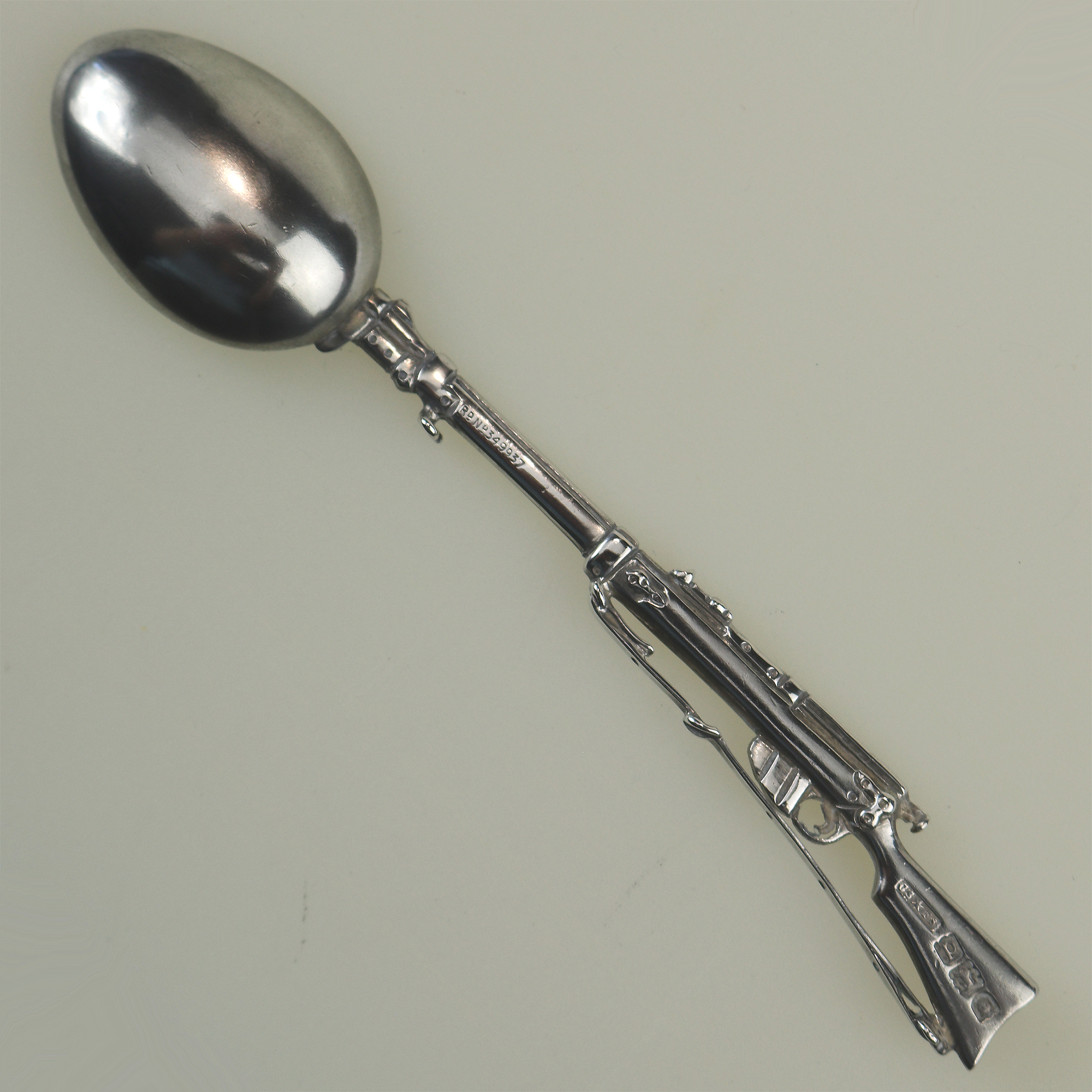 A scarce antique solid silver novelty rifle Militaria Boer War Spoon 19g C.1899