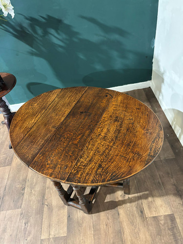 Early Georgian Oak Drop Leaf Gateleg Table
