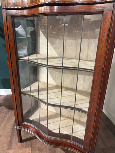 Edwardian Mahogany Serpentine Fronted Display Cabinet