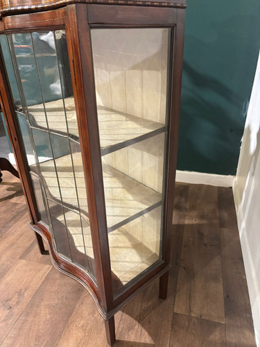 Edwardian Mahogany Serpentine Fronted Display Cabinet