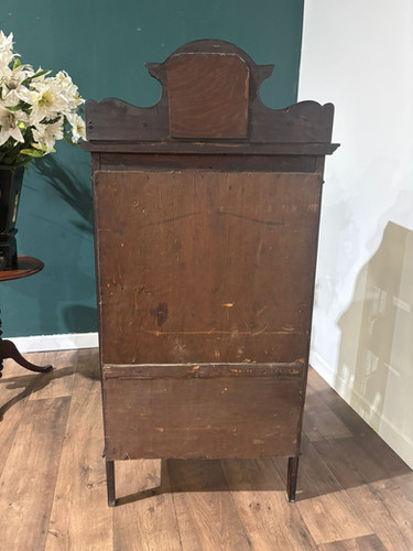 Edwardian Mahogany Serpentine Fronted Display Cabinet
