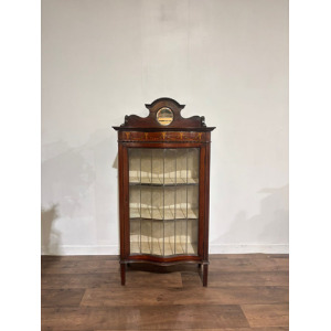 Edwardian Mahogany Serpentine Fronted Display Cabinet