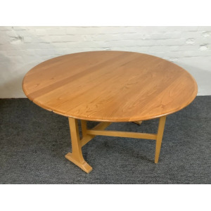 Ercol Windsor 735 Pandora Coffee Table In Golden Dawn.