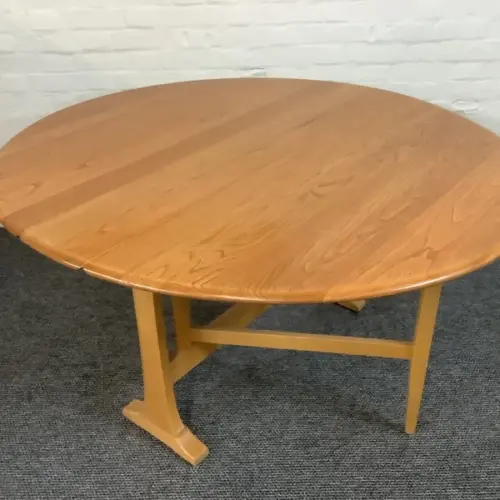 Ercol Windsor 610 Gate Leg Dining Table In Light Finish.