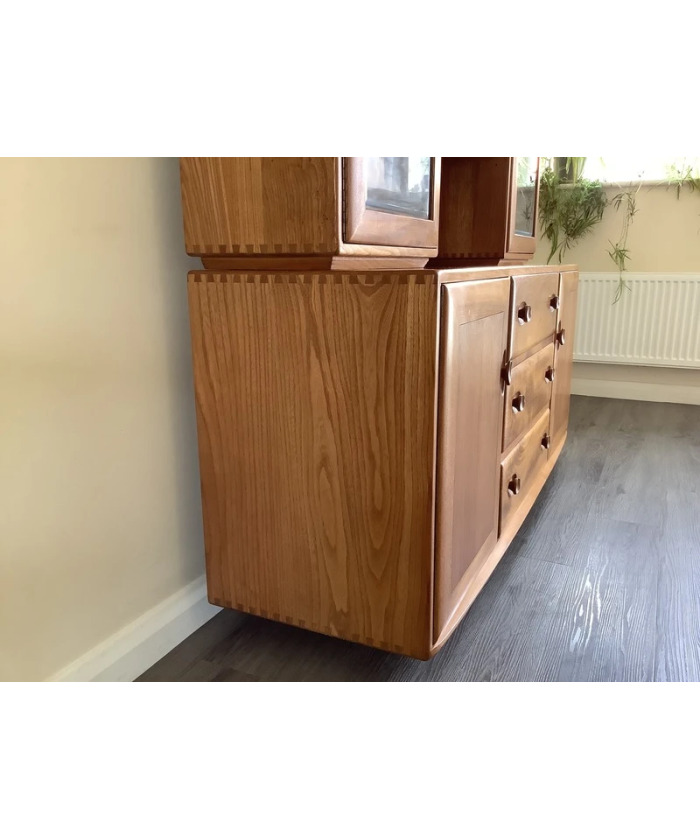 Ercol Windsor Sideboard Display.