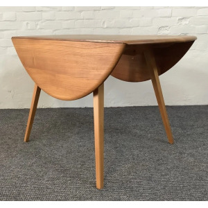 Excellent Ercol Windsor 384 Drop Leaf Dining Table.