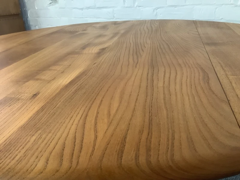 Excellent Ercol Windsor 384 Drop Leaf Dining Table.
