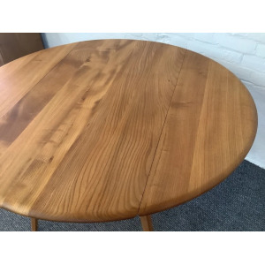 Excellent Ercol Windsor 384 Drop Leaf Dining Table.