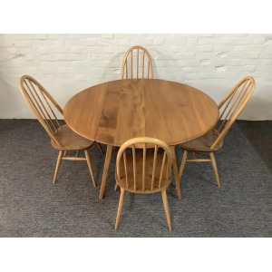 Excellent Ercol Windsor 384 Drop Leaf Dining Table.