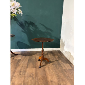 Georgian Mahogany Petal Top Pedestal Tripod Table