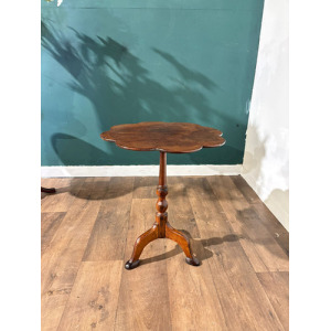 Georgian Mahogany Petal Top Pedestal Tripod Table