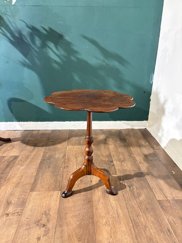 Georgian Mahogany Petal Top Pedestal Tripod Table