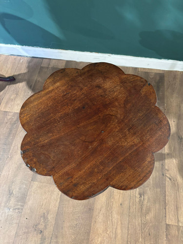 Georgian Mahogany Petal Top Pedestal Tripod Table