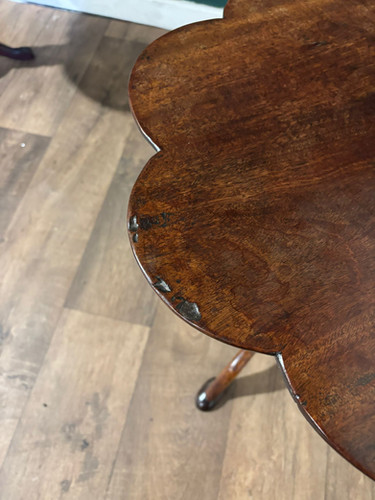 Georgian Mahogany Petal Top Pedestal Tripod Table