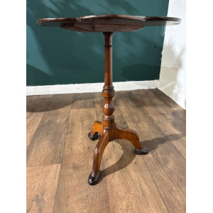 Georgian Mahogany Petal Top Pedestal Tripod Table
