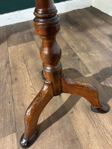 Georgian Mahogany Petal Top Pedestal Tripod Table