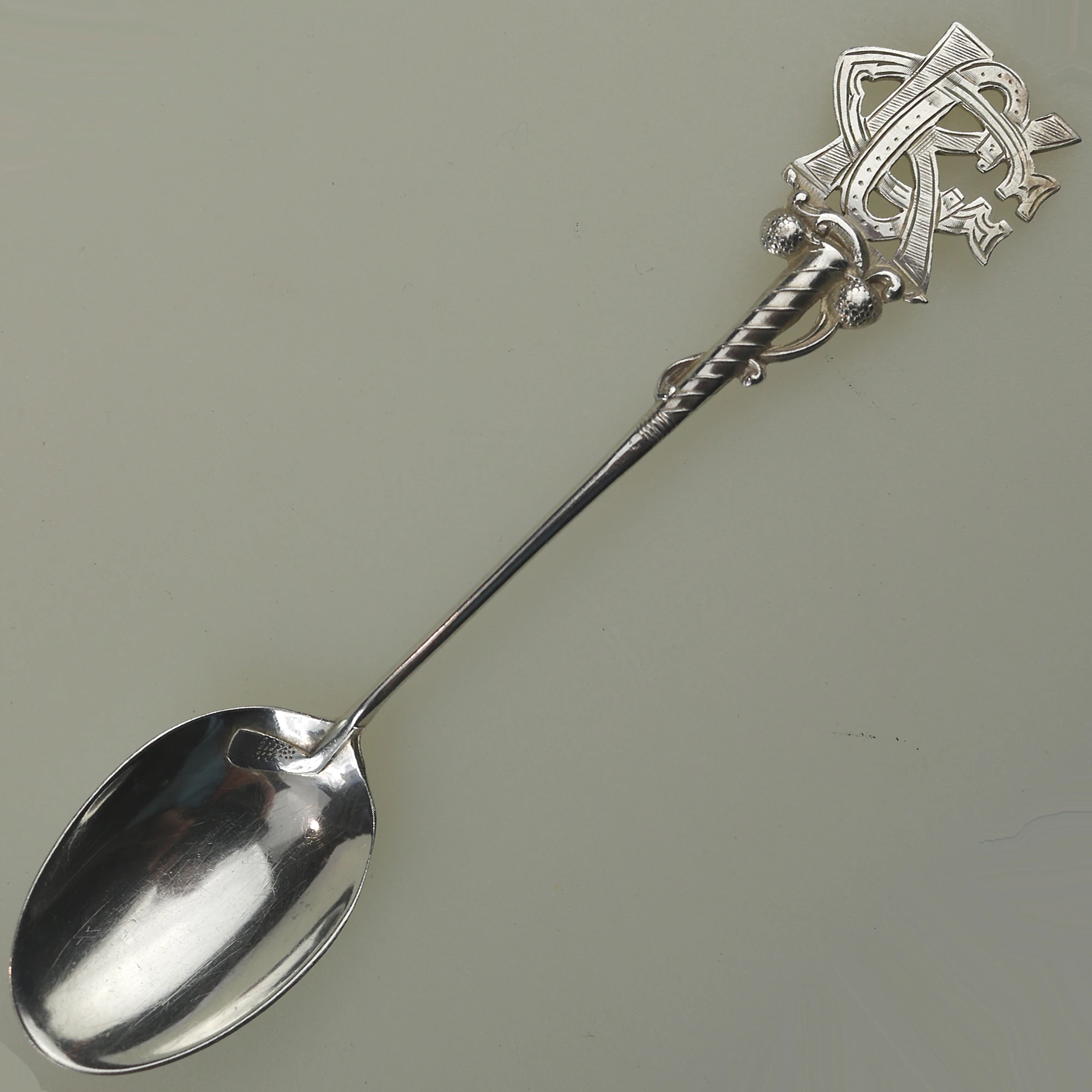 Fine antique George V English solid silver novelty Sporting Golfing Spoon C.1920